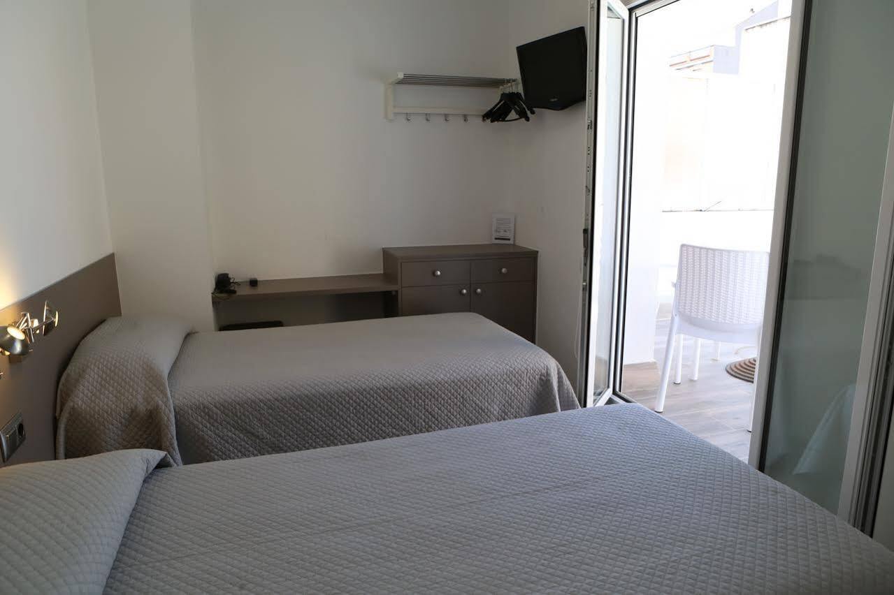 Hotel Alguer Camp Nou Barcelona Ngoại thất bức ảnh